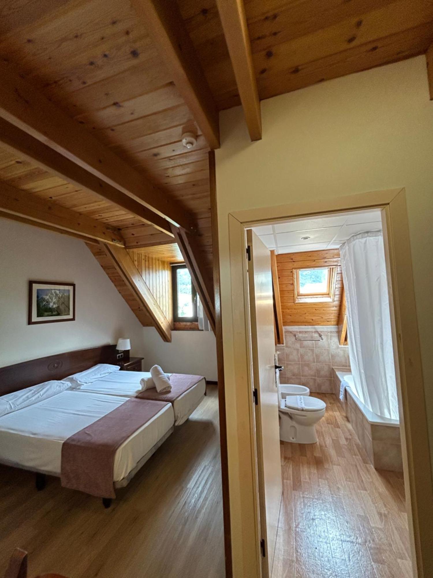 Hotel Romanic Taull Luaran gambar
