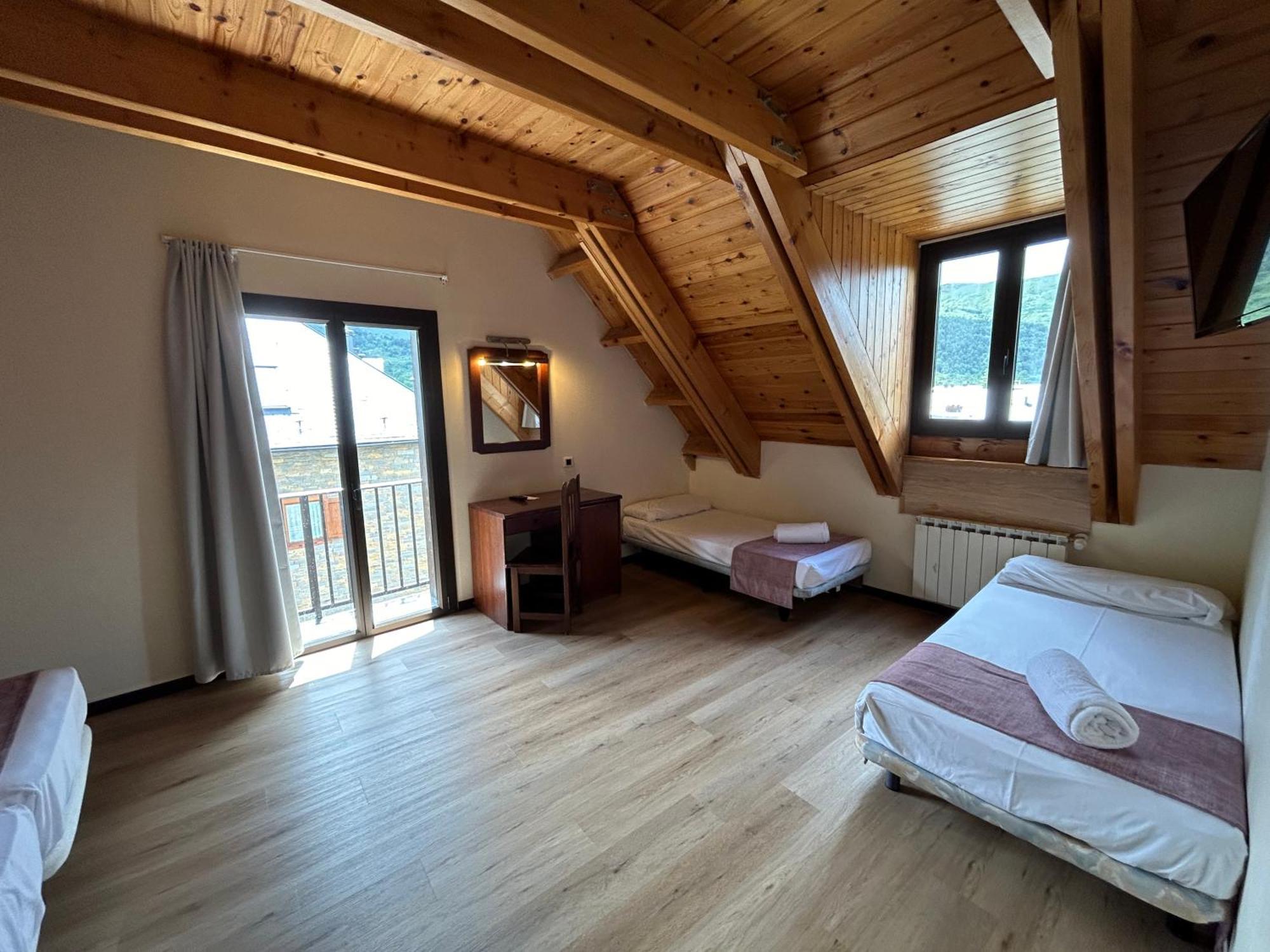 Hotel Romanic Taull Luaran gambar