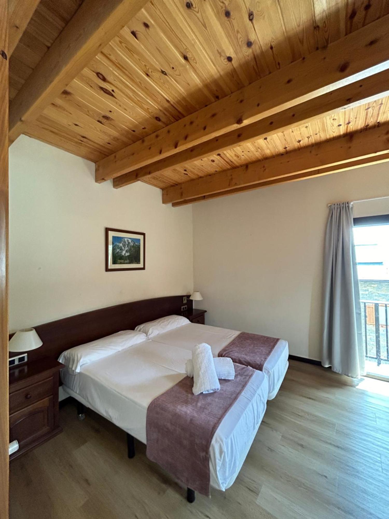 Hotel Romanic Taull Luaran gambar