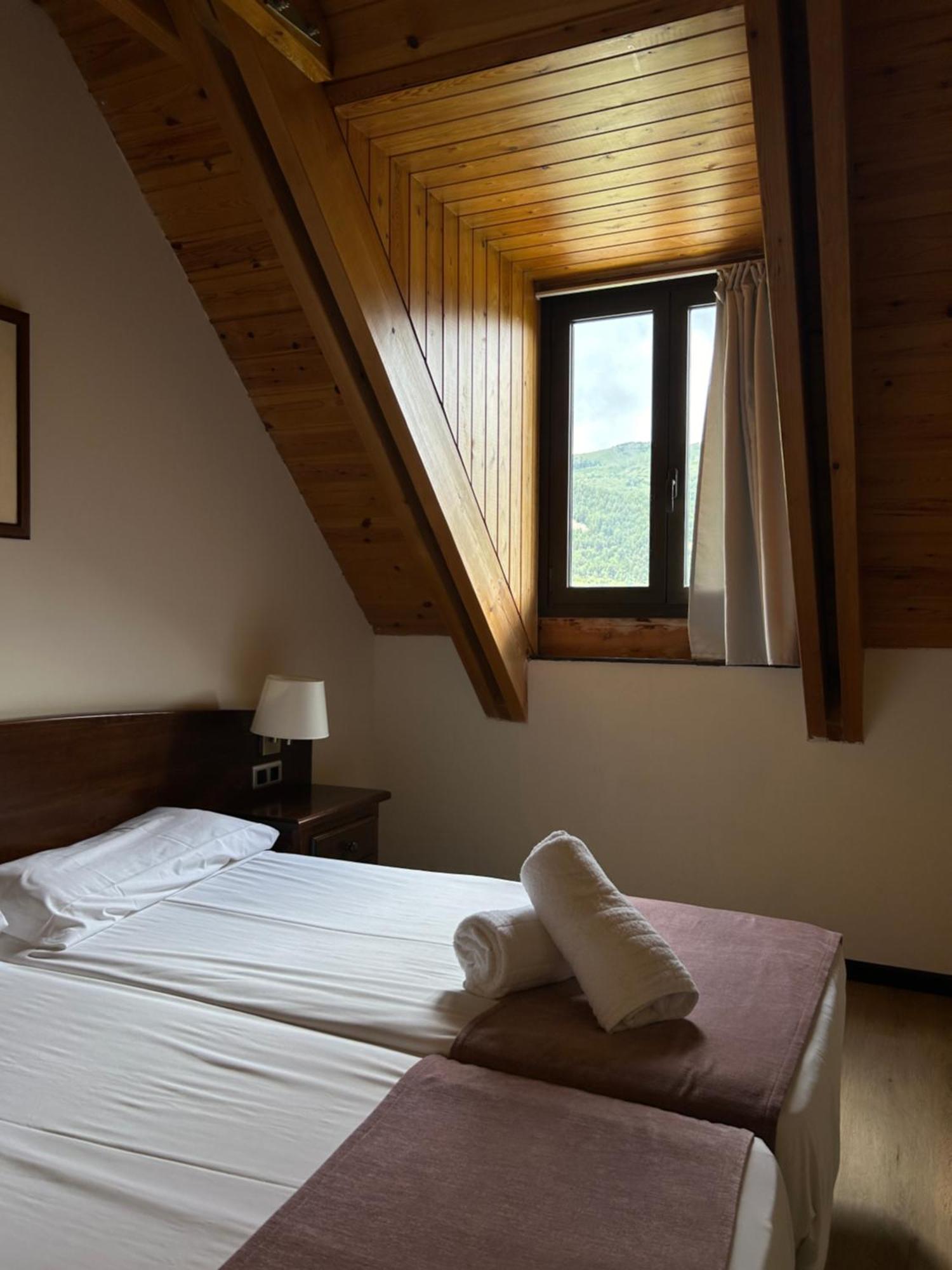 Hotel Romanic Taull Luaran gambar