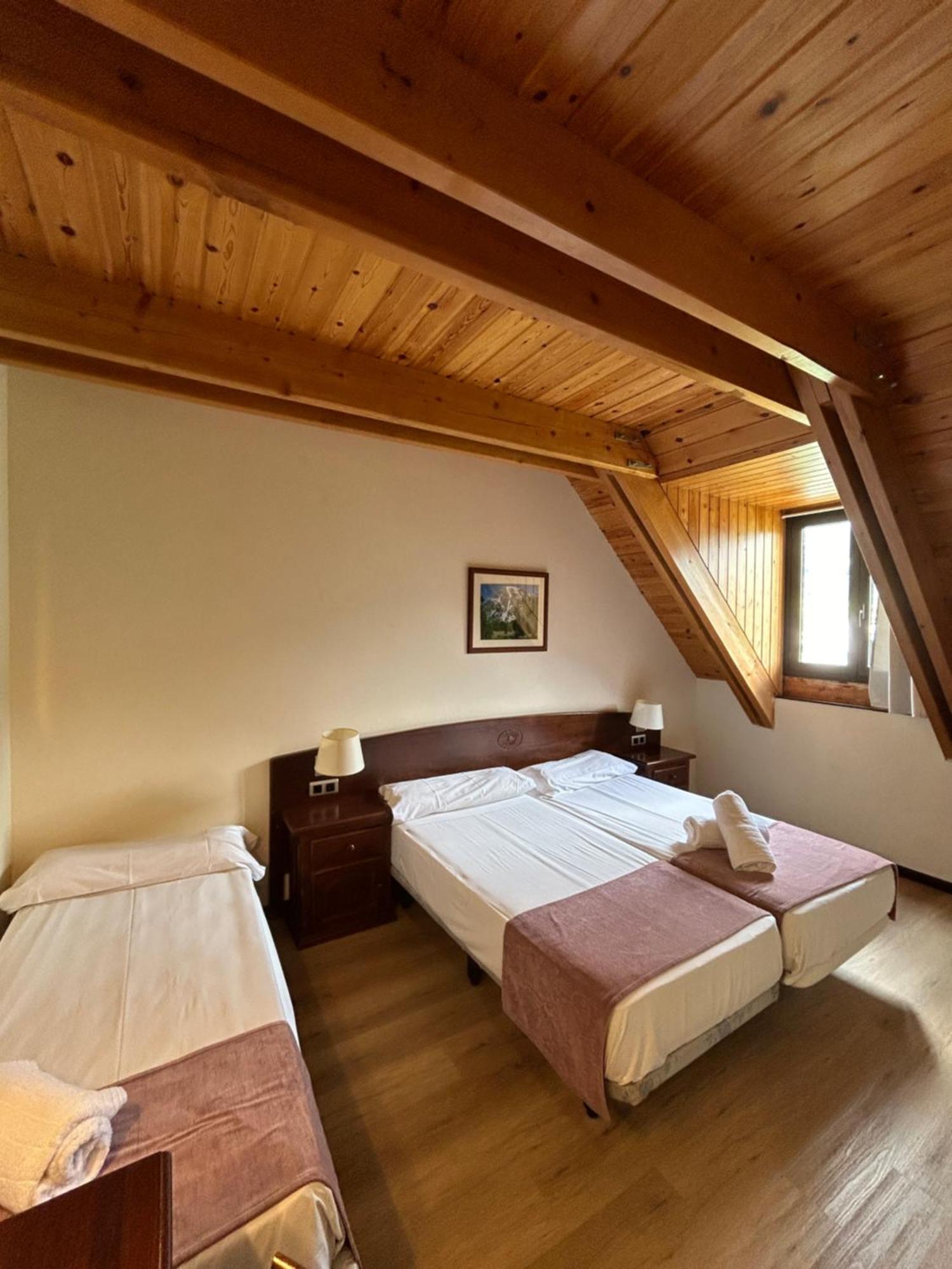 Hotel Romanic Taull Luaran gambar