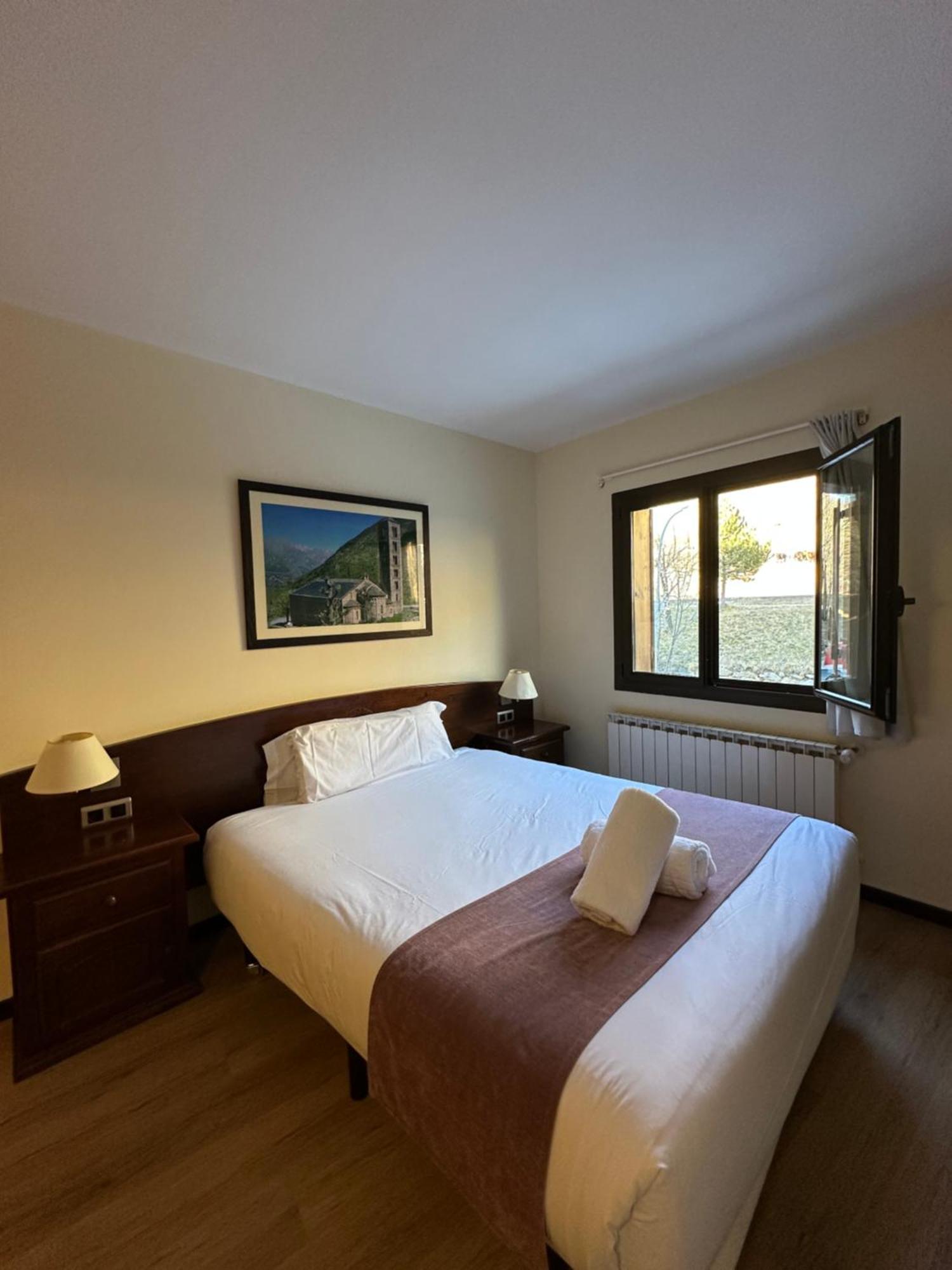 Hotel Romanic Taull Luaran gambar