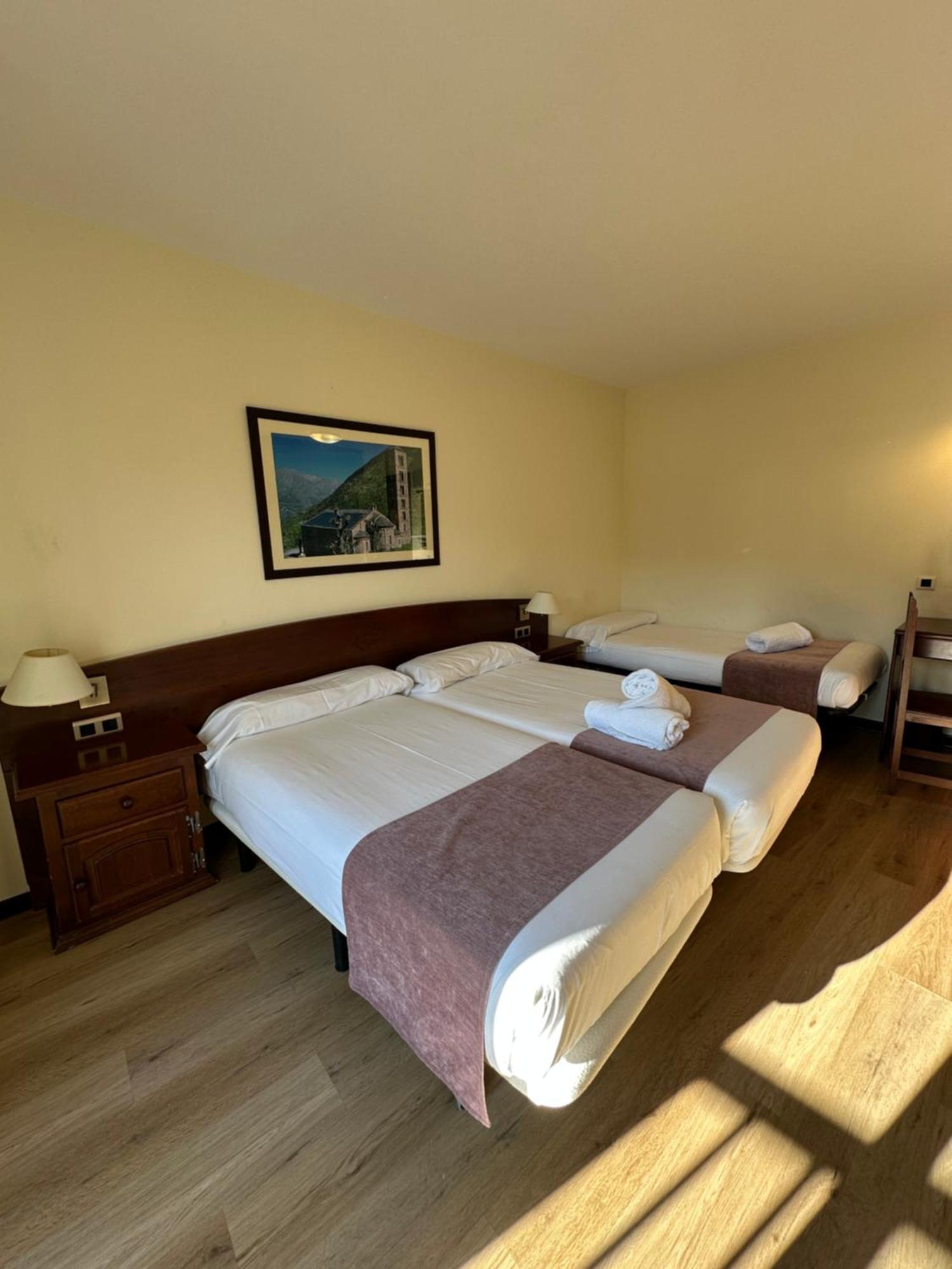 Hotel Romanic Taull Luaran gambar