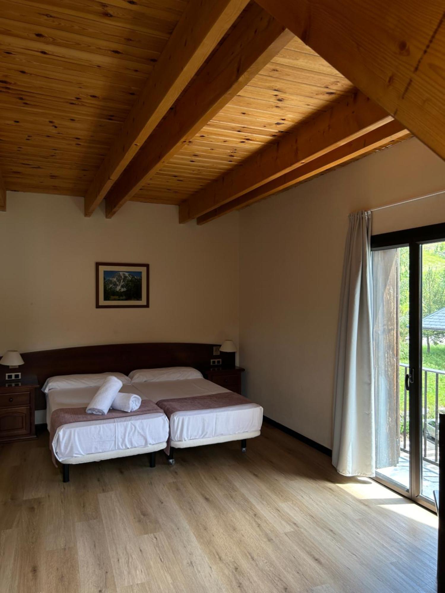 Hotel Romanic Taull Luaran gambar