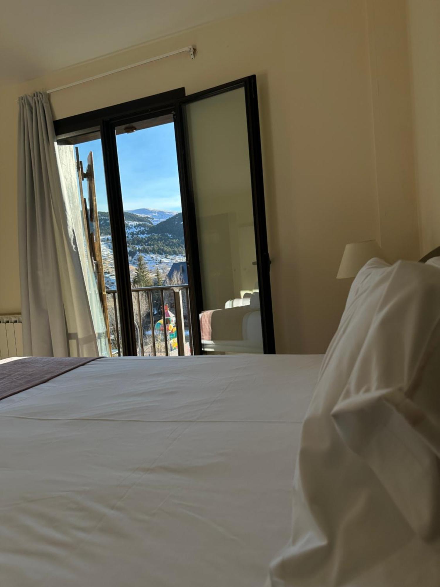 Hotel Romanic Taull Luaran gambar